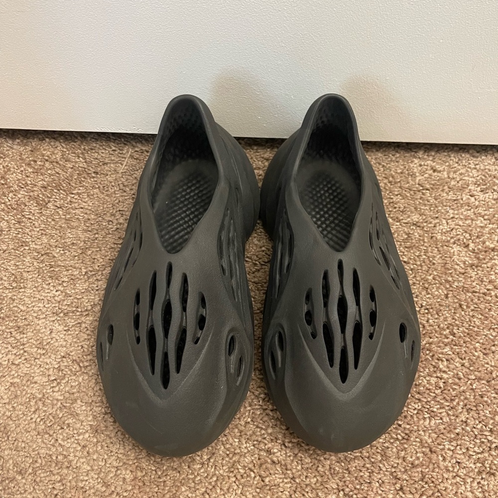 Yeezy Foam Runner “Onyx”